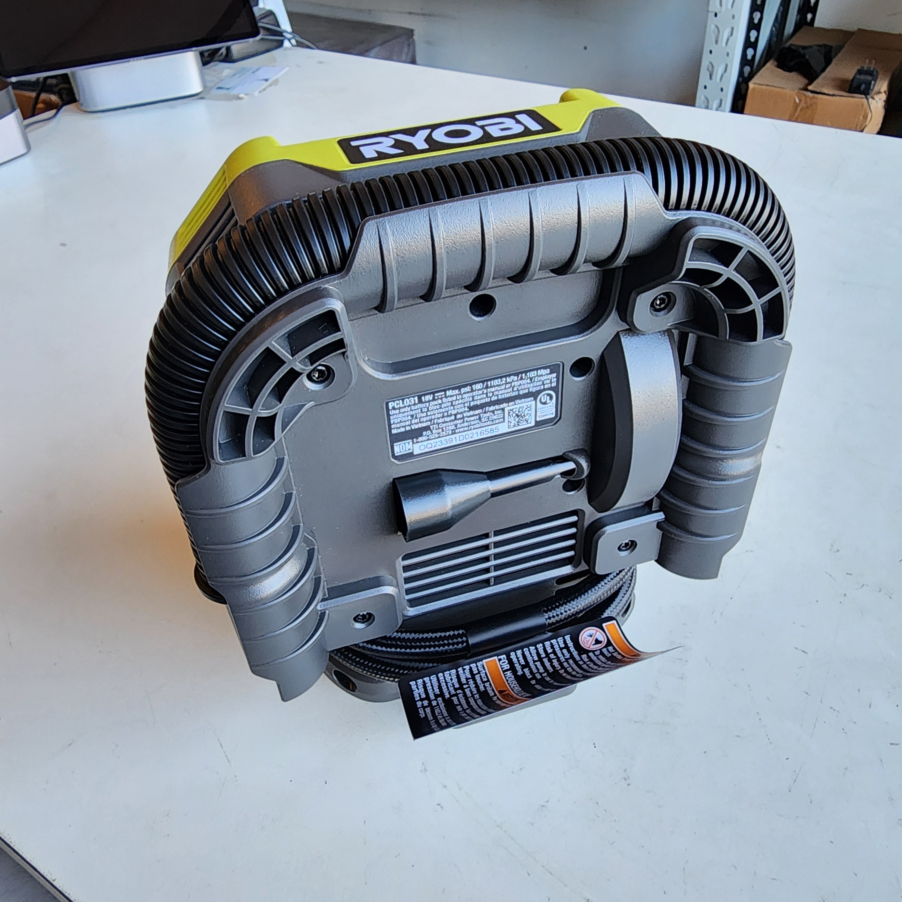ONE+ 18V Cordless Dual Function Inflator/Deflator(Tool Only) (PCL031B) ONE+ 18V Cordless Dual Function Inflator/Deflator(Tool Only) (PCL031B)